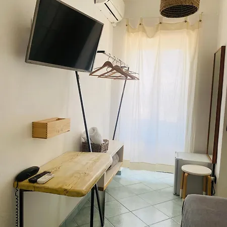 Black Market Hotell