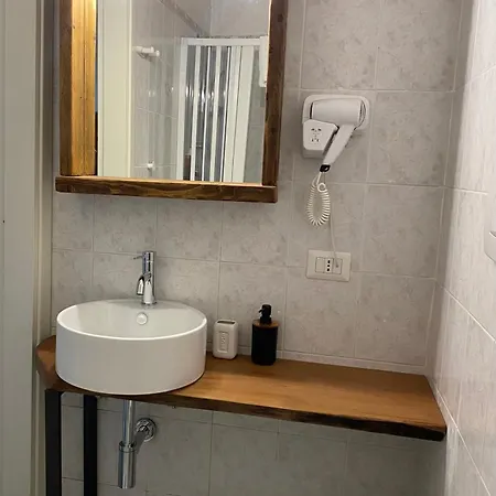 Hotell Black Market 3*
